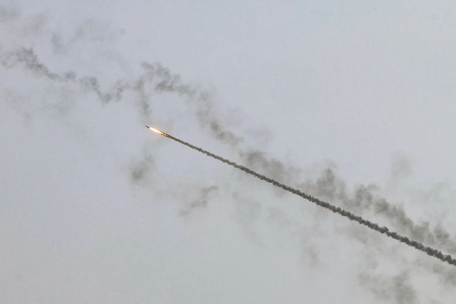 إطلاق صواريخ من قطاع غزة (أرشيفية-أ.ف.ب)