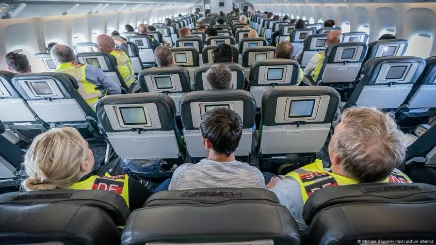 عمليات الترحيل الألمانية إلى أفغانستان ستزداد وهي دون مقابل (إكس)