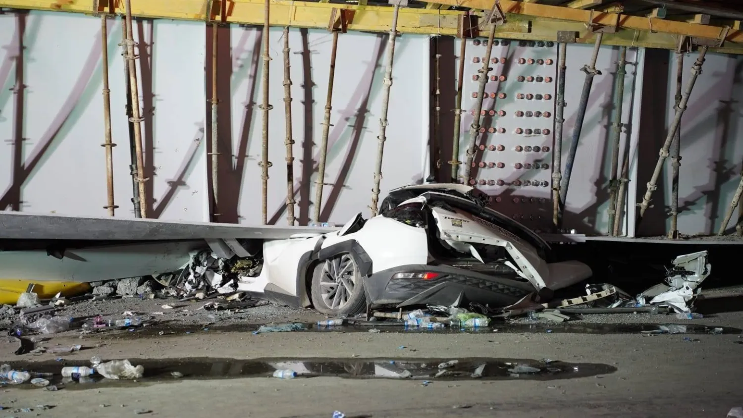 قتيلان في انهيار جسر قيد الإنشاء في جنوب العراق (صور وفيديو)