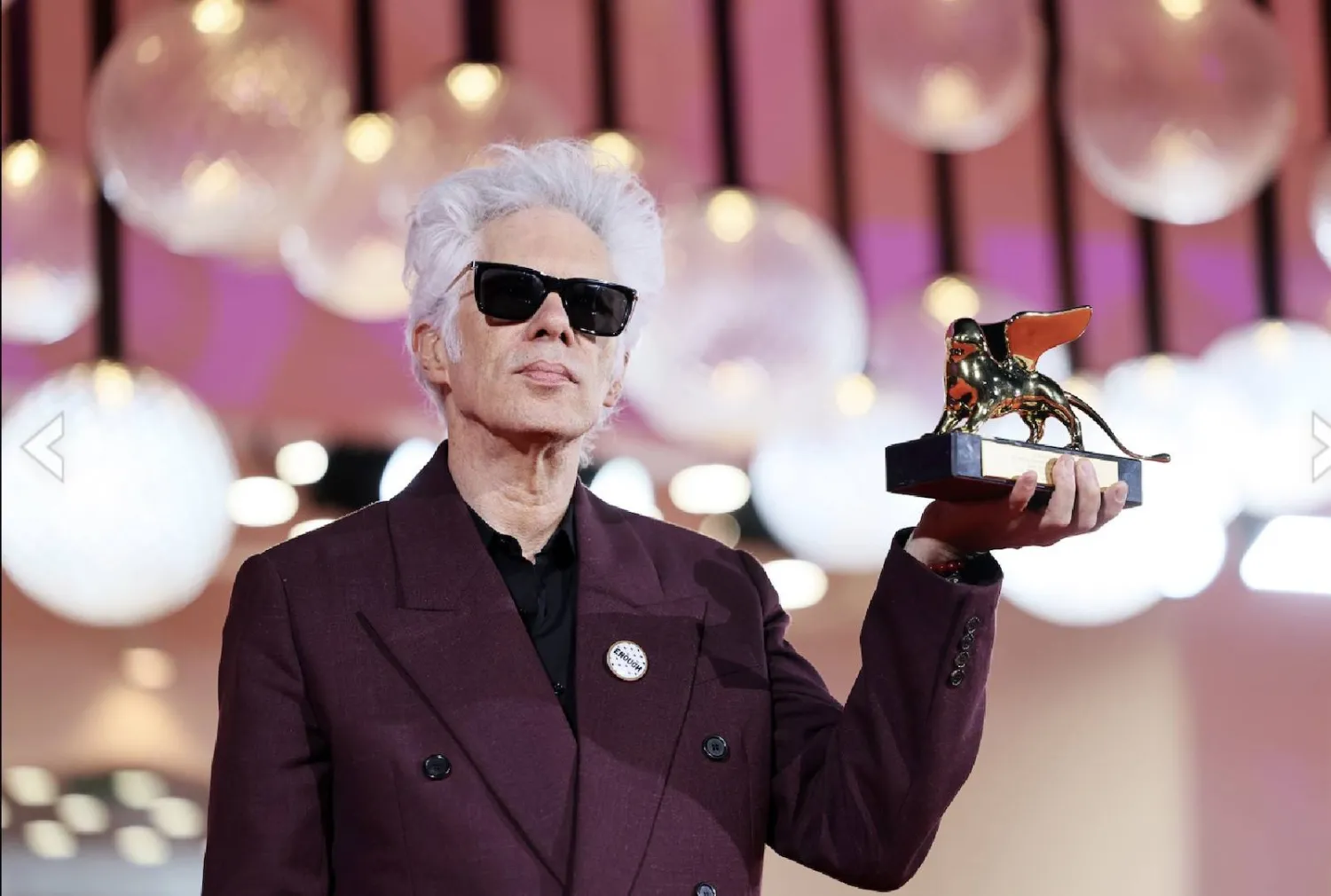 المخرج جيم يارموش يحمل «السعفة الذهبية» (مهرجان ڤينيسيا)