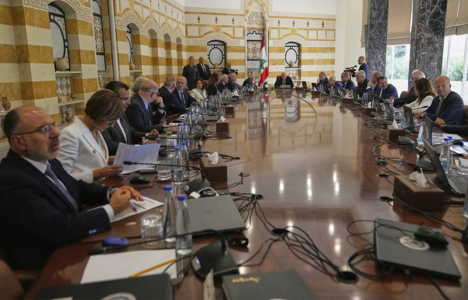 جلسة لمجلس الوزراء اللبناني يرأسها الرئيس جوزيف عون (أ.ب)
