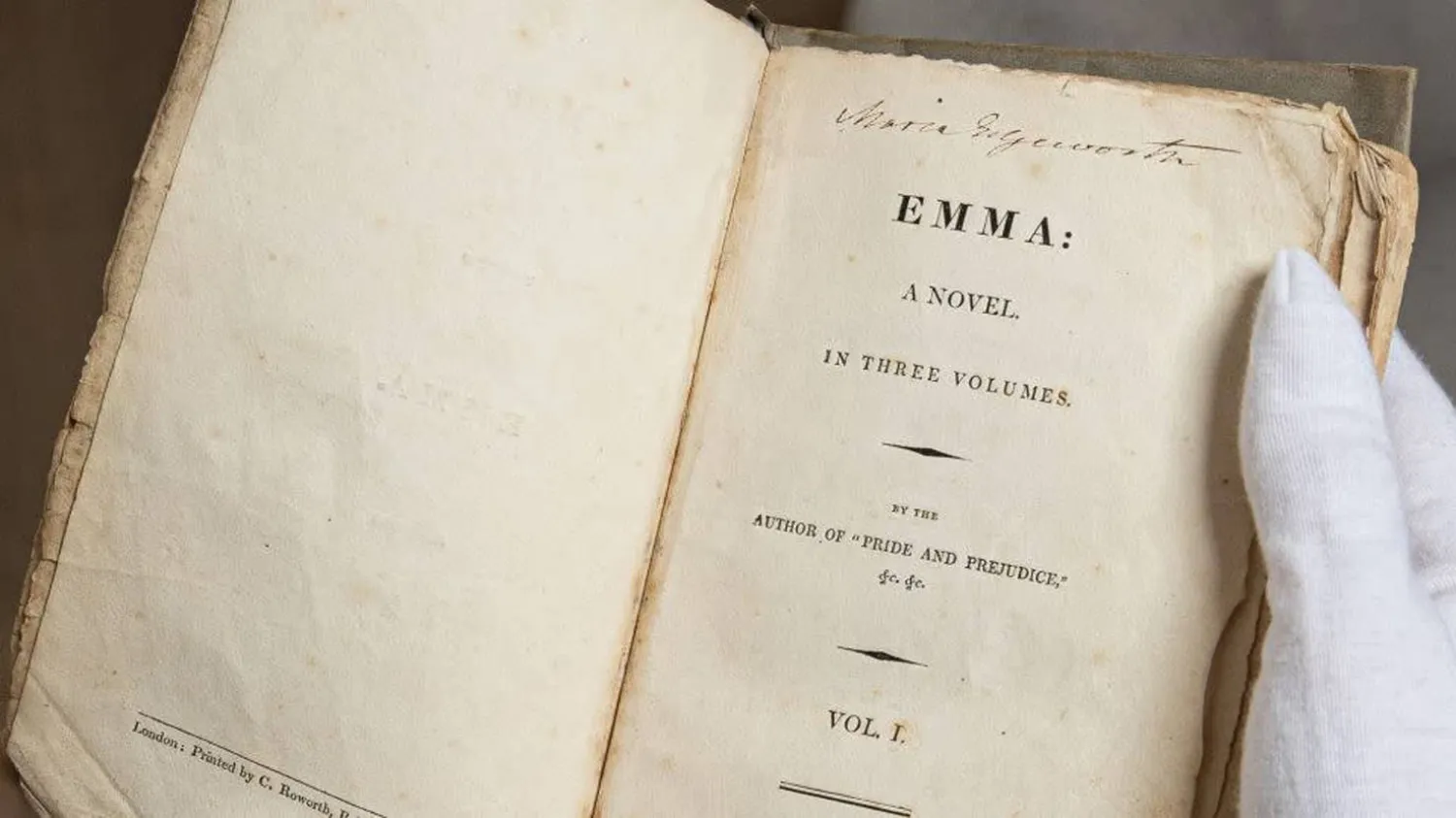 نسخة من رواية «إيما» لجين أوستن... أُرسلت للكاتبة ماريا إيدجوورث في المزاد (سوذبيز)