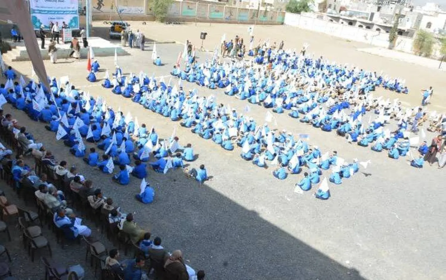 الحوثيون يلزمون المدارس في صنعاء ببرامج طائفية والحشد للقتال (إكس)