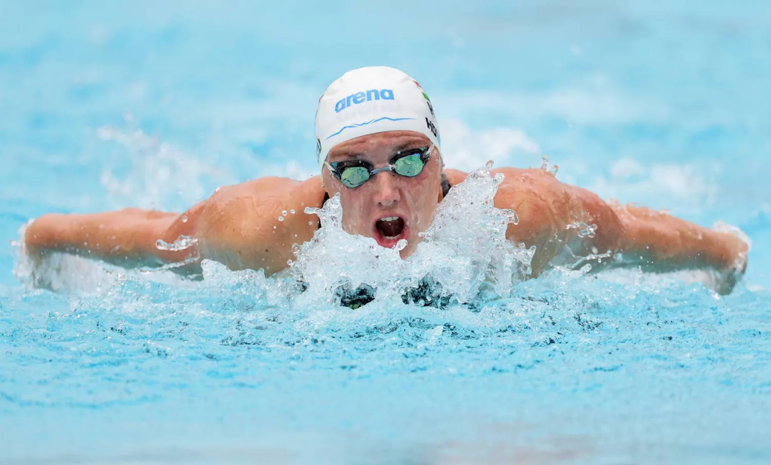 هوسزو ضمن السباحين الذين رفعوا دعوى لمكافحة الاحتكار (رويترز)