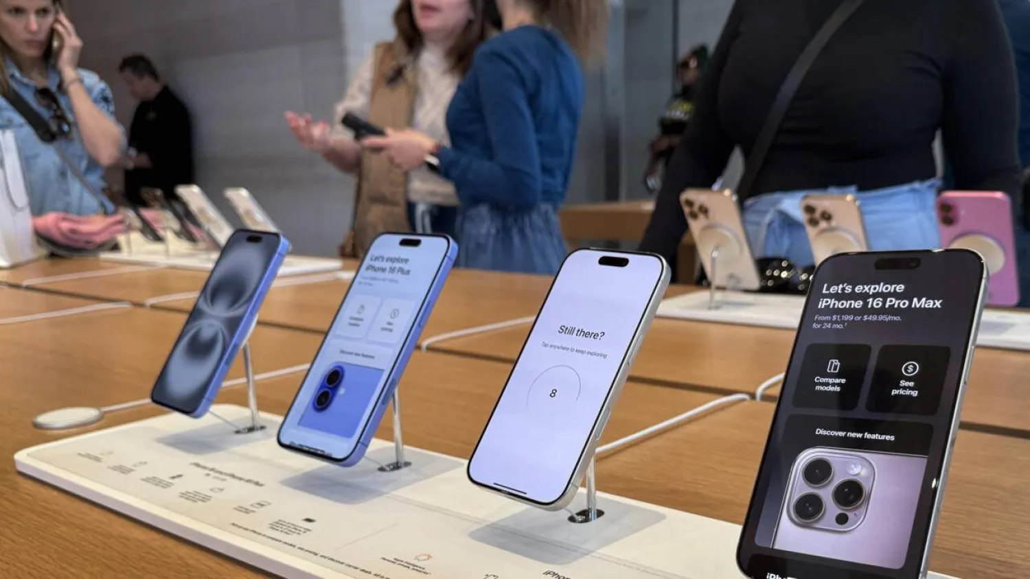Apple has estimated that US tariffs will cost the iPhone maker more than a billion dollars in the current quarter. SCOTT OLSON / GETTY IMAGES NORTH AMERICA/AFP
