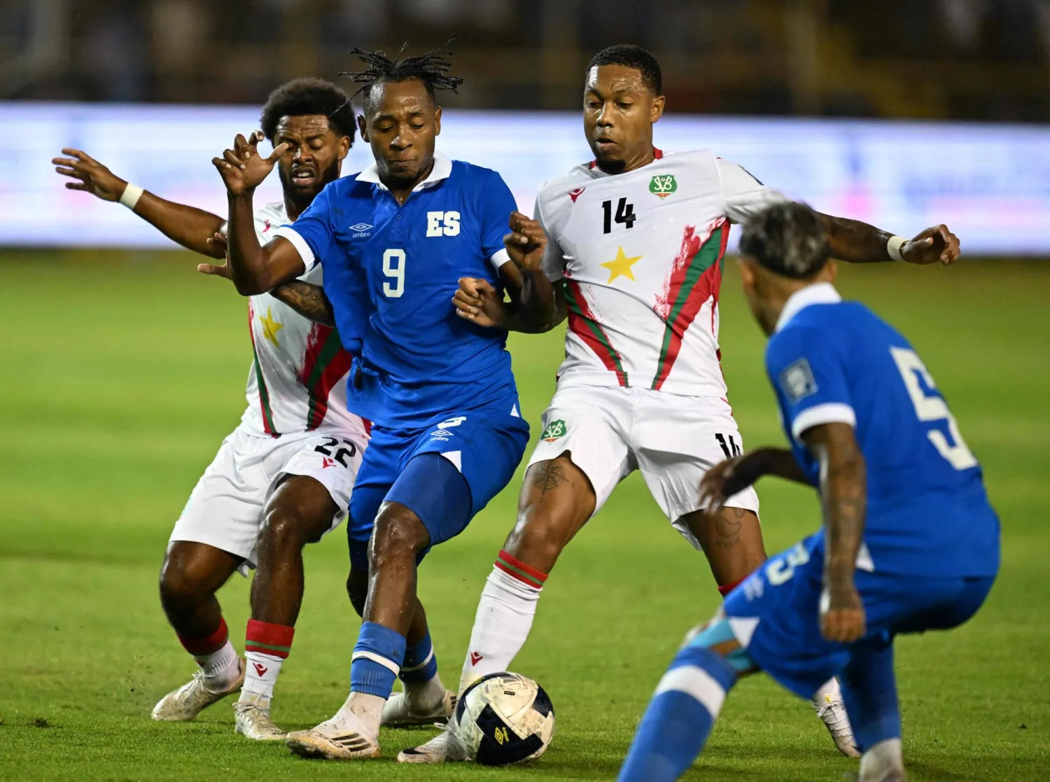 سورينام تحقّق أول فوز على السلفادور منذ 1968 (أ.ف.ب)