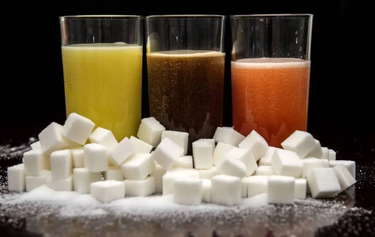 استهلاك السكريات زاد بشكل ملحوظ في السنوات الأخيرة (رويترز)