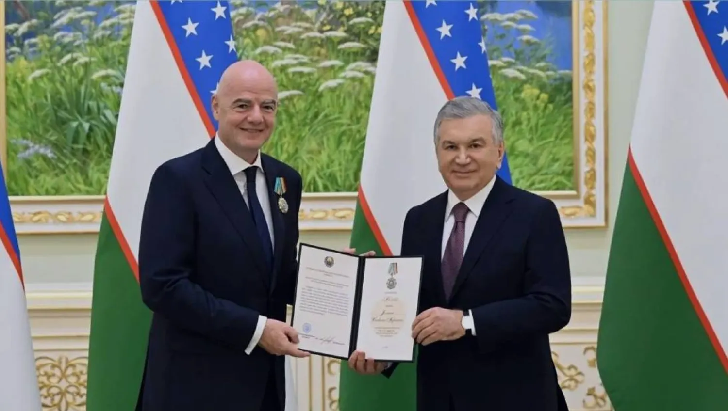 السويسري جياني إنفانتينو رئيس الاتحاد الدولي لكرة القدم (فيفا)