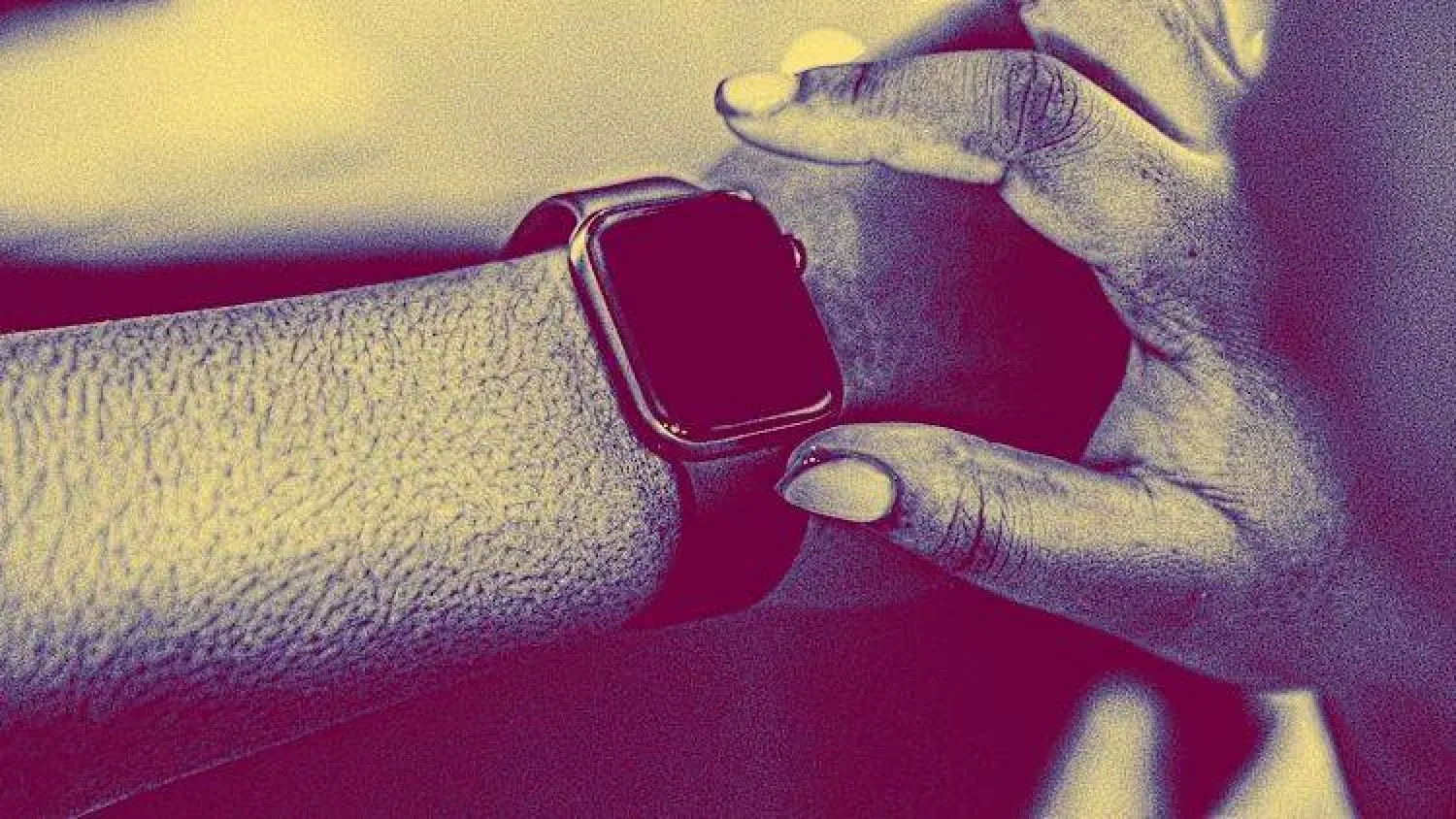 لماذا لا تزال معظم الأجهزة القابلة للارتداء المدعومة بالذكاء الاصطناعي سيئة؟