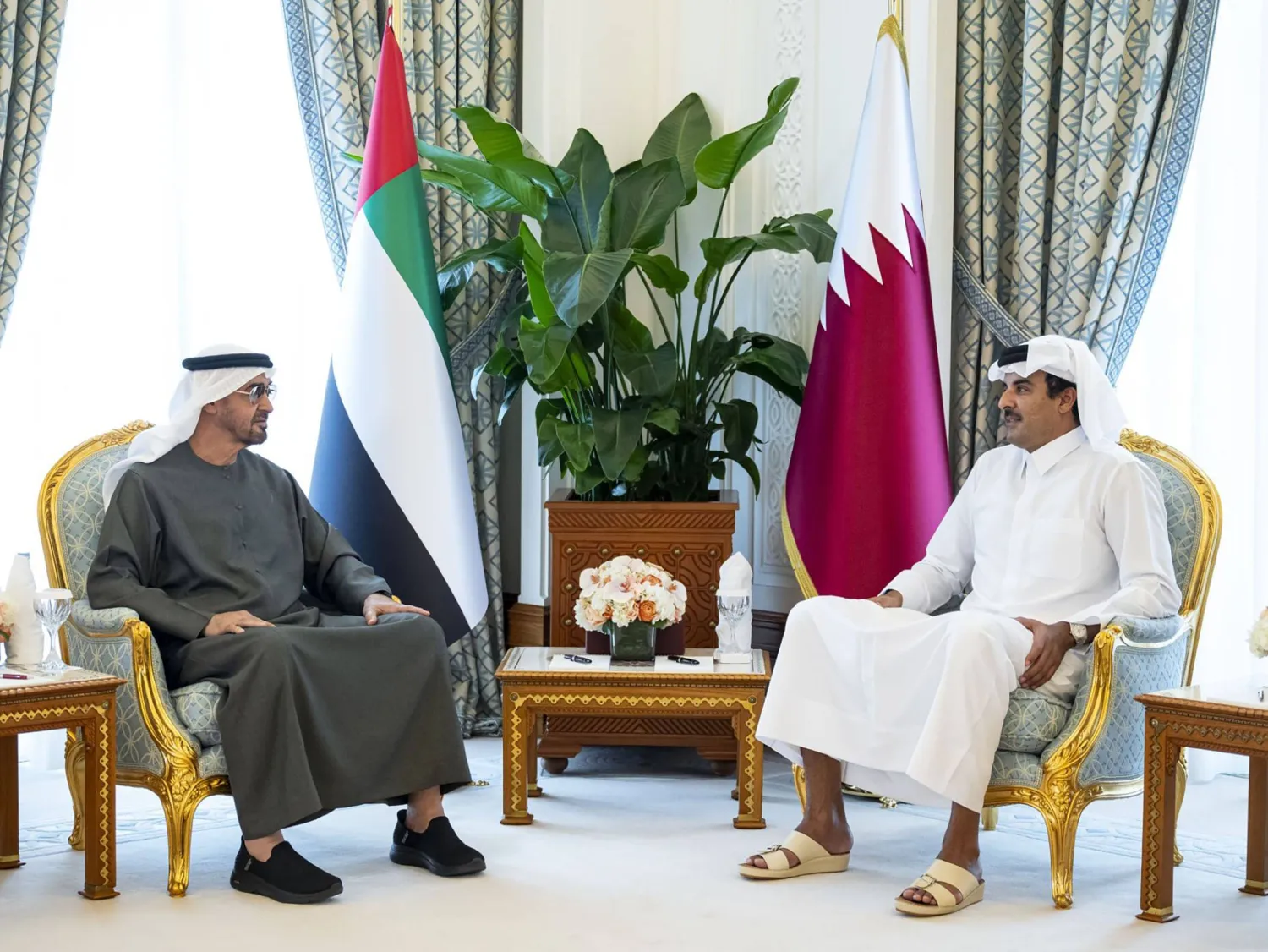 UAE President Sheikh Mohamed bin Zayed Al Nahyan visited Qatari Emir Sheikh Tamim bin Hamad Al Thani in Doha. WAM 