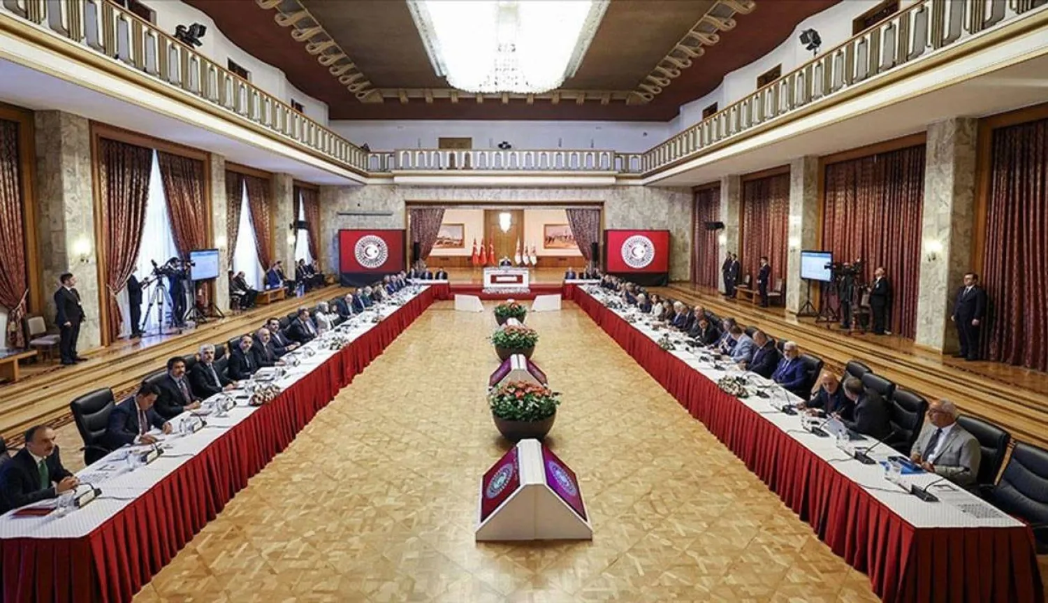 اللجنة المعنية بنزع أسلحة حزب العمال الكردستاني بالبرلمان التركي تواجه انتقادات بسبب الغموض الذي يحيط عملها (موقع البرلمان)