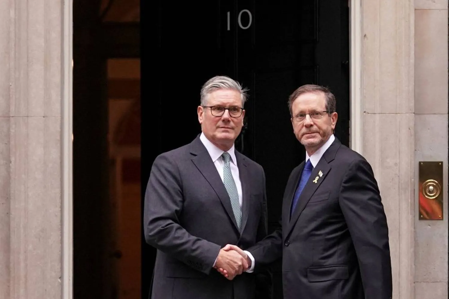  Britain's Prime Minister Keir Starmer welcomes Israel's President Isaac Herzog to 10 Downing Street London, London, Sept. 10, 2025. (Reuters)