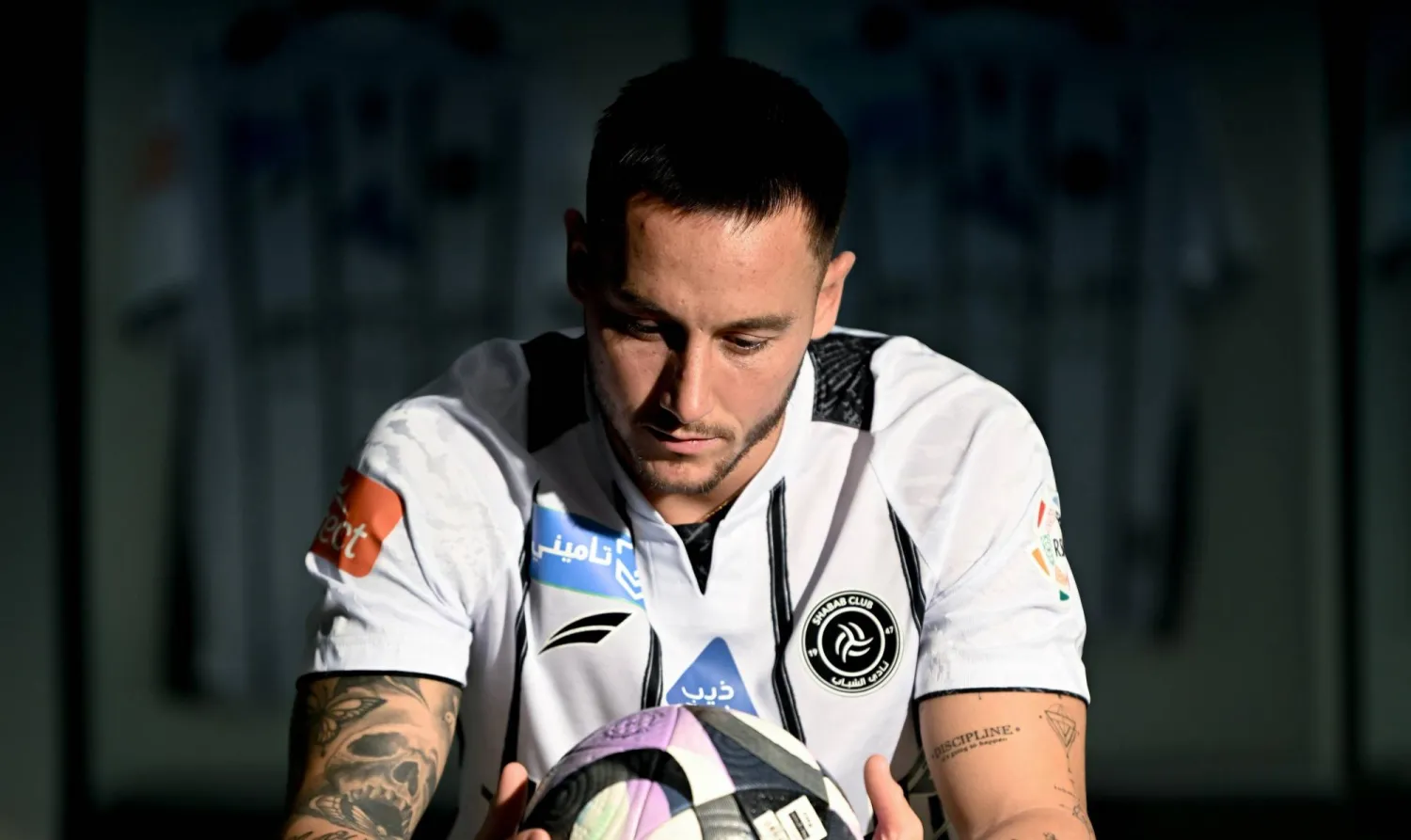 حراك ساخن شهده اليوم الأخير... الإنجليزي جوش براونهيل ينضم للشباب (نادي الشباب) 