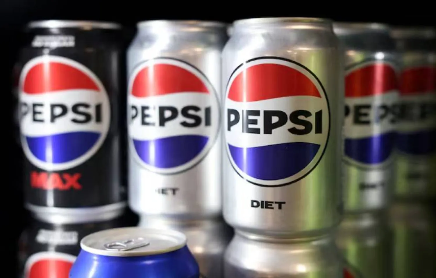 ينصح معظم الخبراء بالالتزام بمشروب واحد من الدايت صودا يومياً (أرشيفية - رويترز)