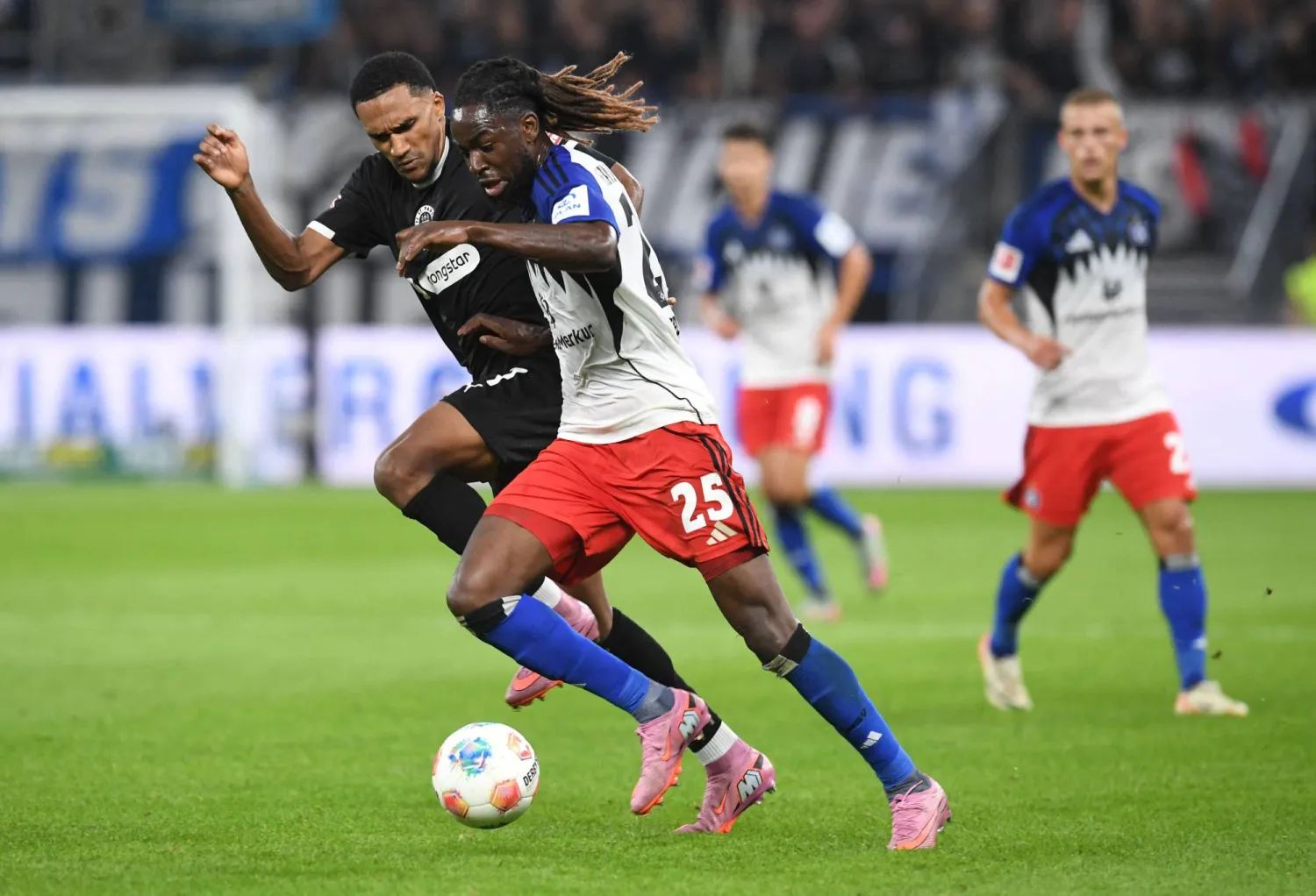 يفتقد أول لقاء لبايرن على أرضه أمام هامبورغ الصاعد حديثاً منذ 7 سنوات بريق الماضي (أ.ف.ب)