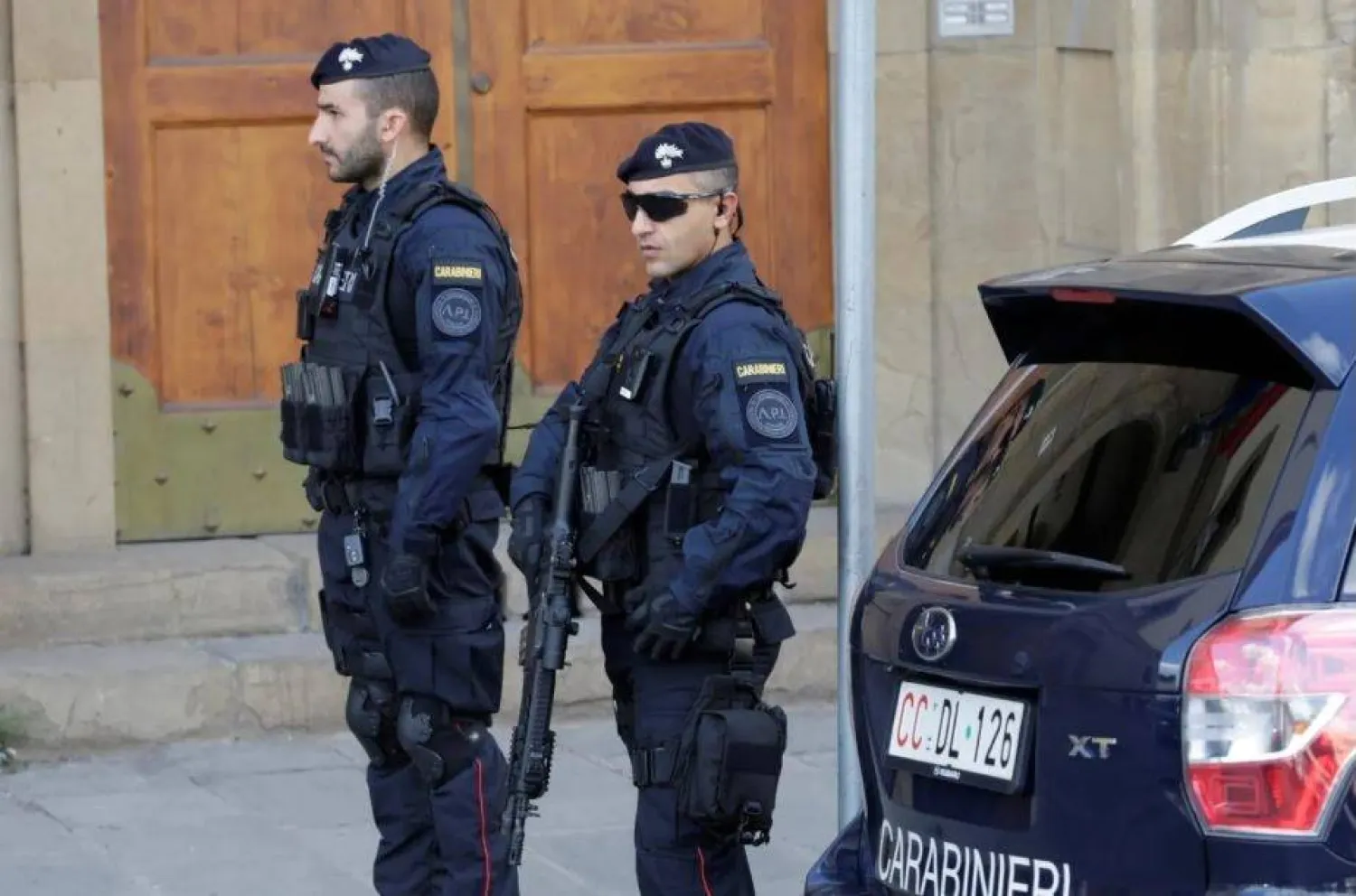 الشرطة الإيطالية أوقفت منفذي الهجوم (أرشيفية - رويترز)
