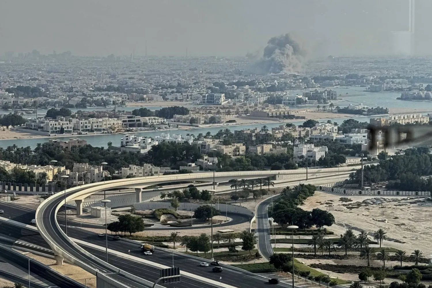 İsrail'in geçtiğimiz salı günü Doha'da düzenlediği hava saldırılarının ardından yükselen dumanlar (AP)