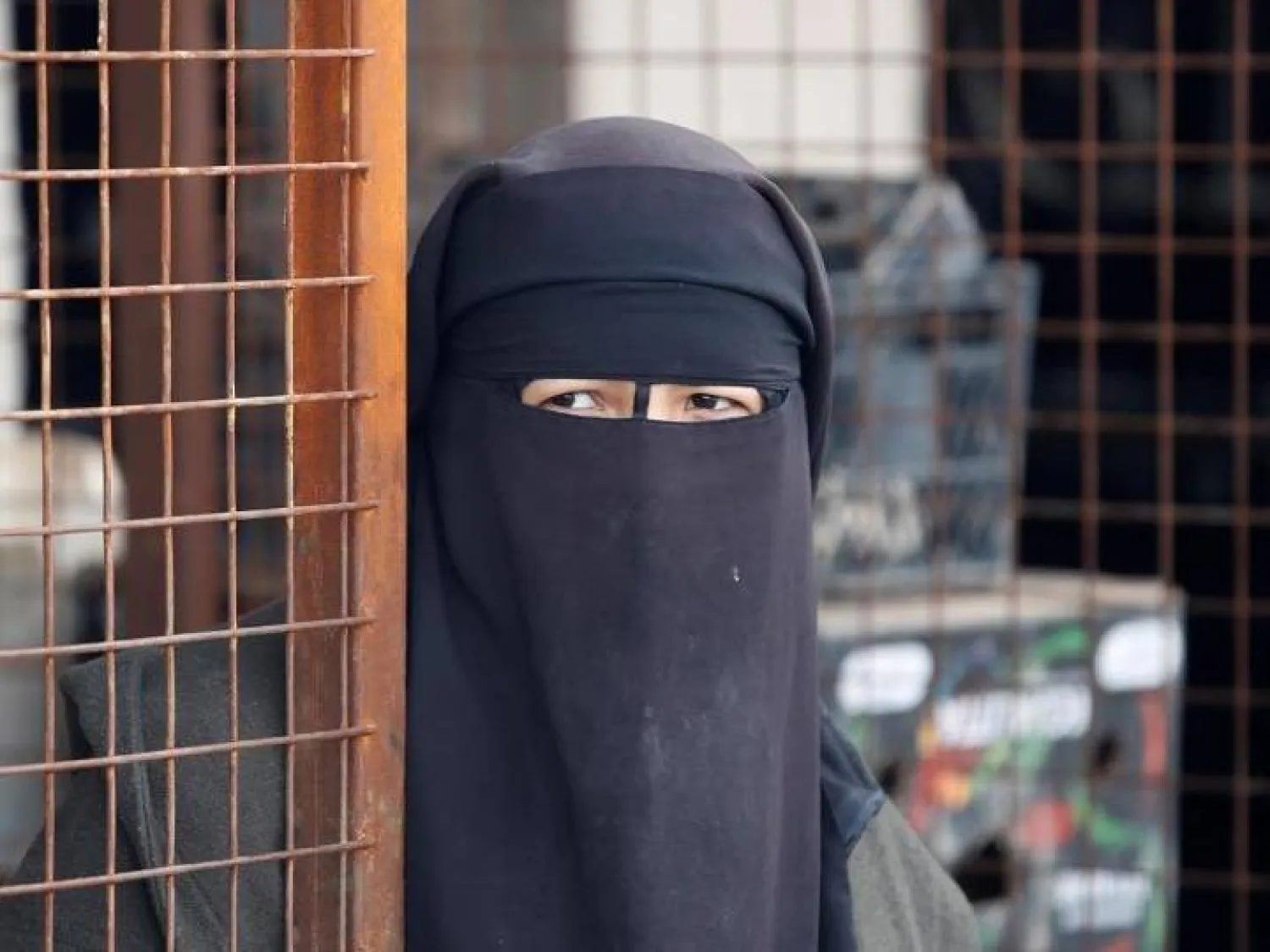 تواجه المتهمات الثلاث احتمال الحكم عليهن بالسجن 30 عاماً (معهد واشنطن)