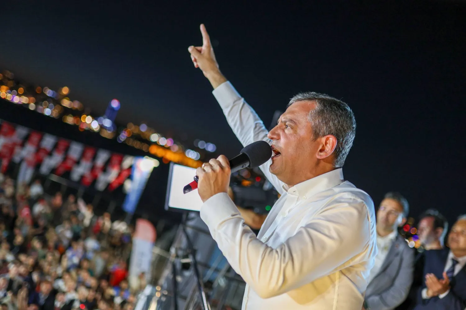 زعيم المعارضة التركية رئيس حزب الشعب الجمهوري أوزغور أوزيل يواجه احتمالات العزل بقرار قضائي (حزب الشعب الجمهوري - إكس)