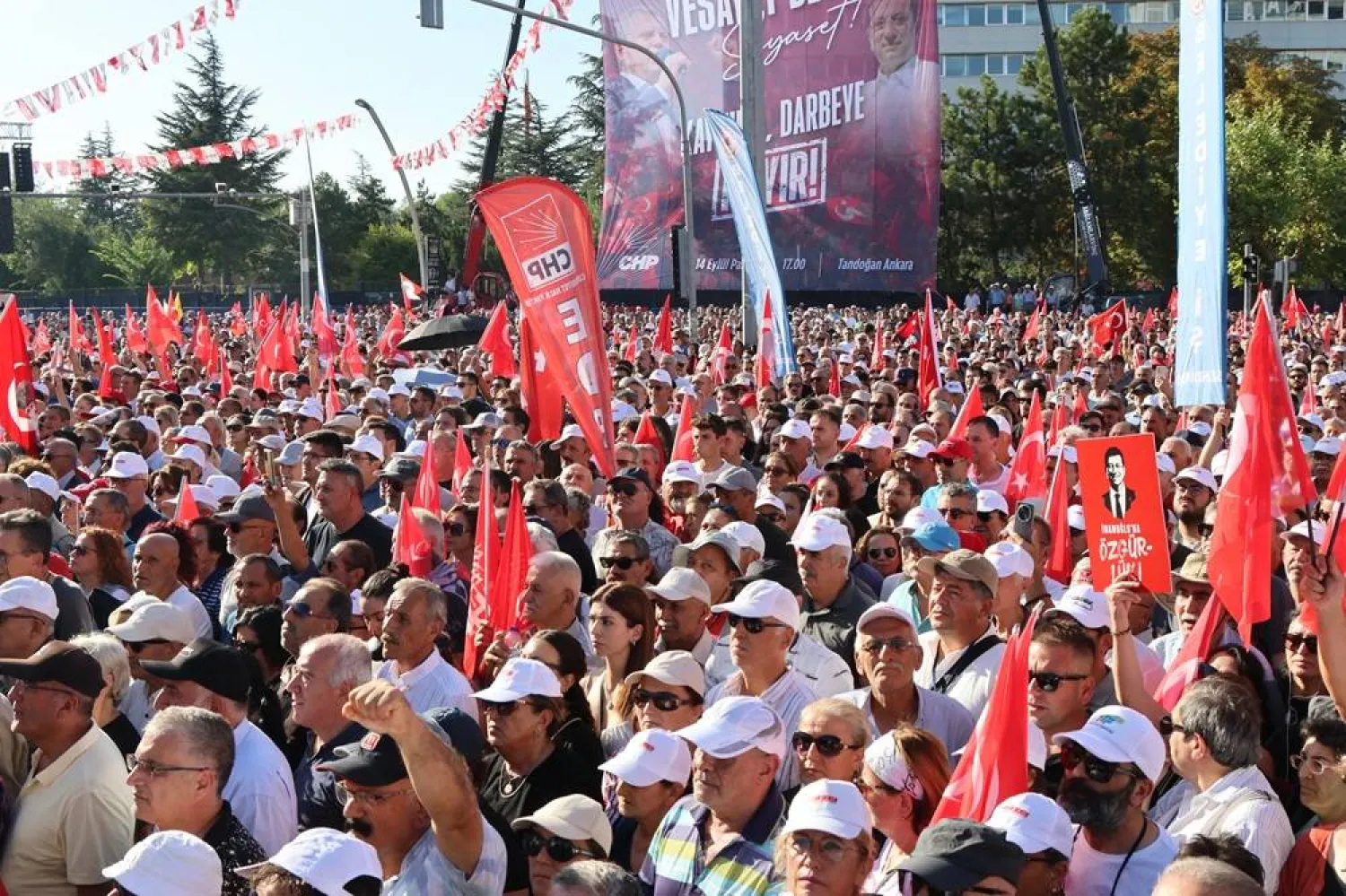 Supporters of Türkiye's Republican People's Party (CHP), the main opposition party, attend an anti-government rally in Ankara, Türkiye, 14 September 2025. (EPA) 