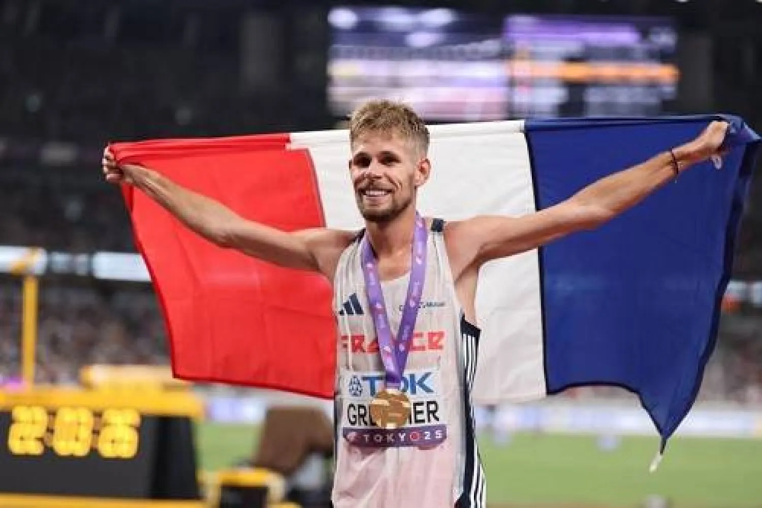 الفرنسي جيمي غريسييه بطل 10 آلاف متر في مونديال القوى (رويترز)