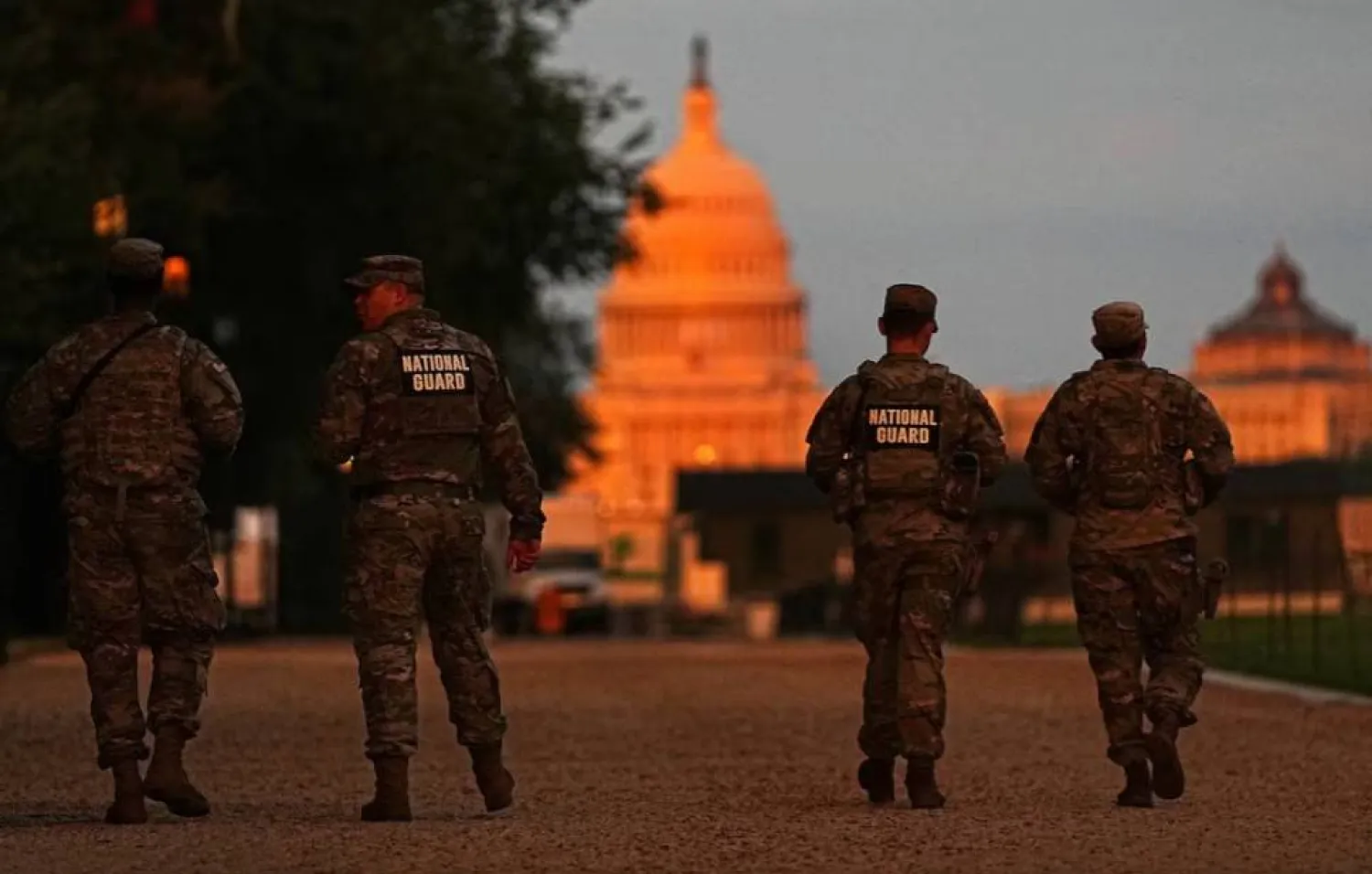 عناصر من الحرس الوطني خلال دورية بالعاصمة واشنطن (رويترز)