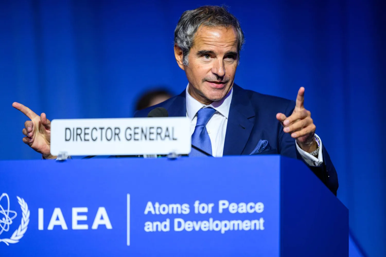 رافائيل غروسي المدير العام للوكالة الدولية للطاقة الذرية خلال حديثه الاثنين (إ.ب.أ)