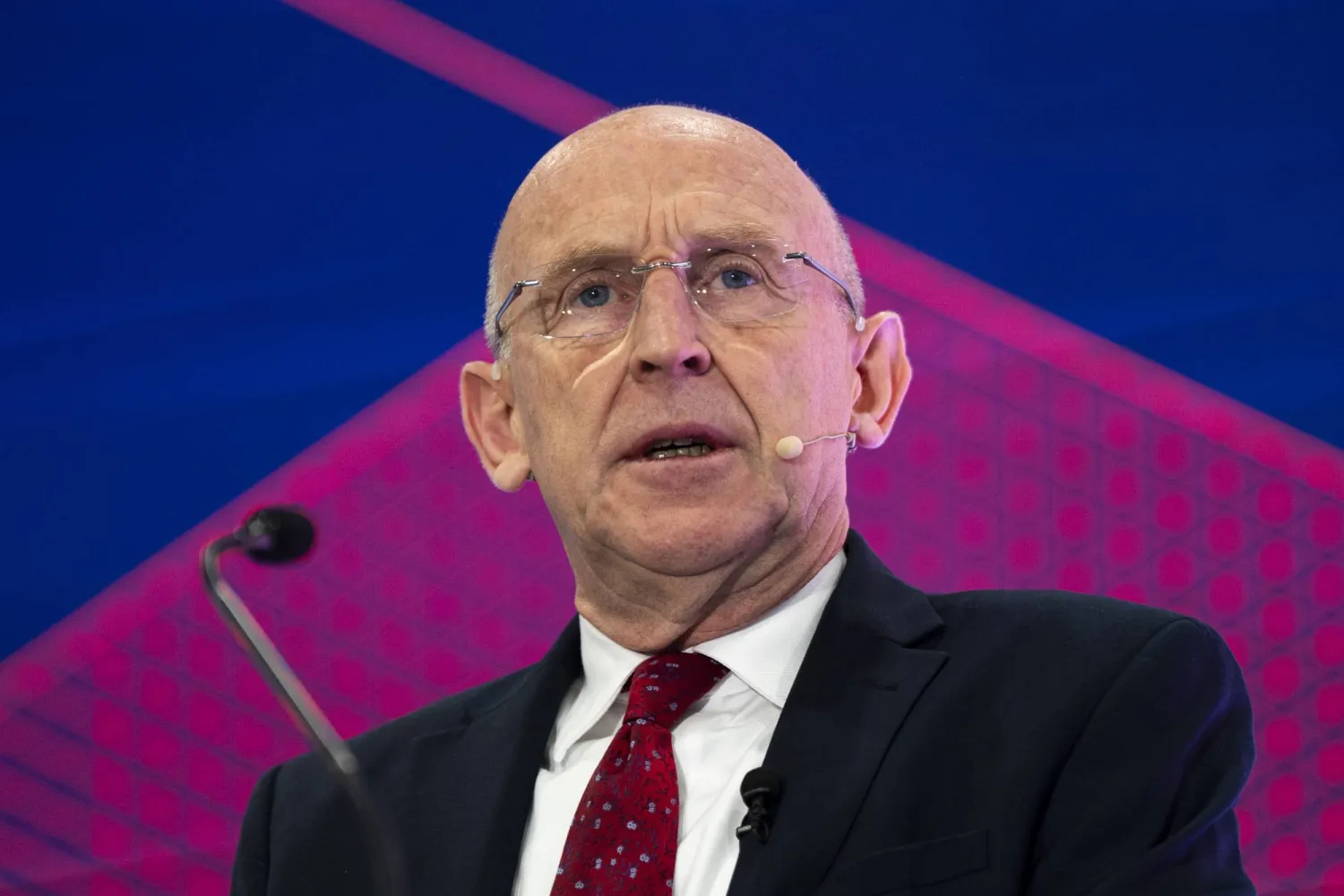 وزير الدفاع البريطاني جون هيلي (د.ب.أ)