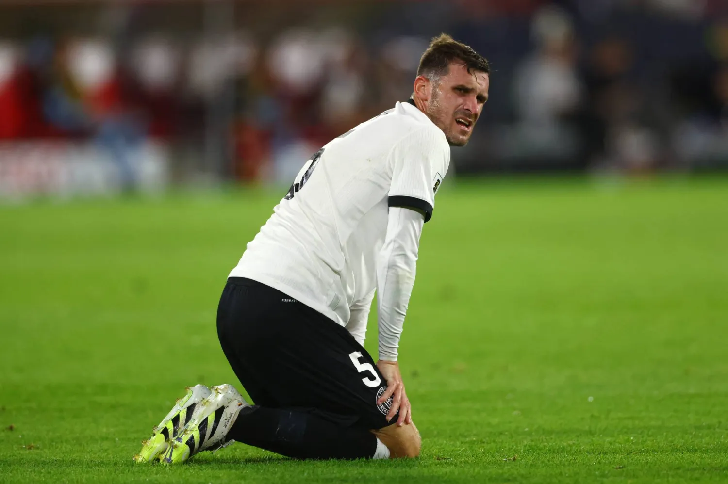 باسكال غروس لاعب فريق بوروسيا دورتموند (رويترز)