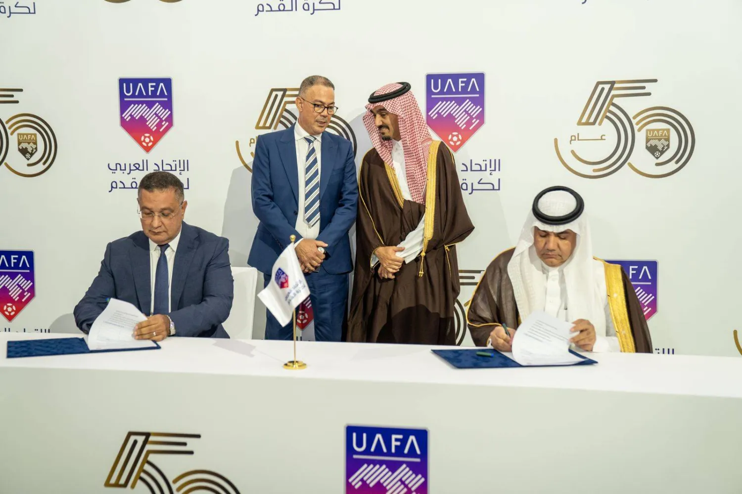 شهد الفيصل رئيس مجلس الاتحاد العربي مراسم توقيع اتفاقيات استضافة مسابقات الاتحاد العربي (الشرق الأوسط)

