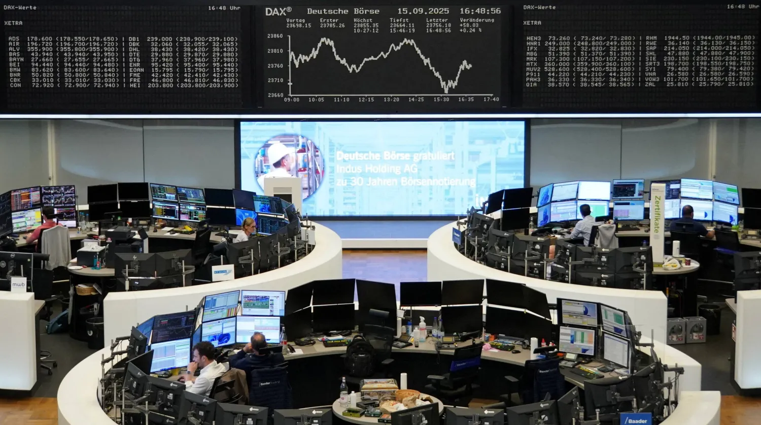 مؤشر أسعار الأسهم الألماني «داكس» في بورصة فرانكفورت (رويترز)