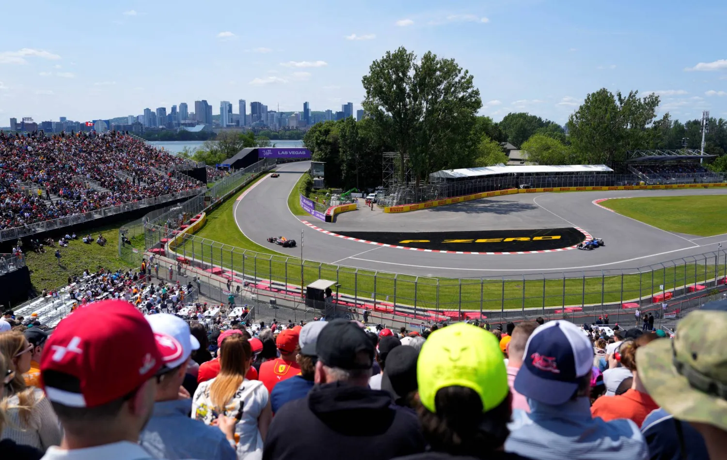 سباق السرعة يمنح نقاطاً لأفضل 8 متسابقين (رويترز)