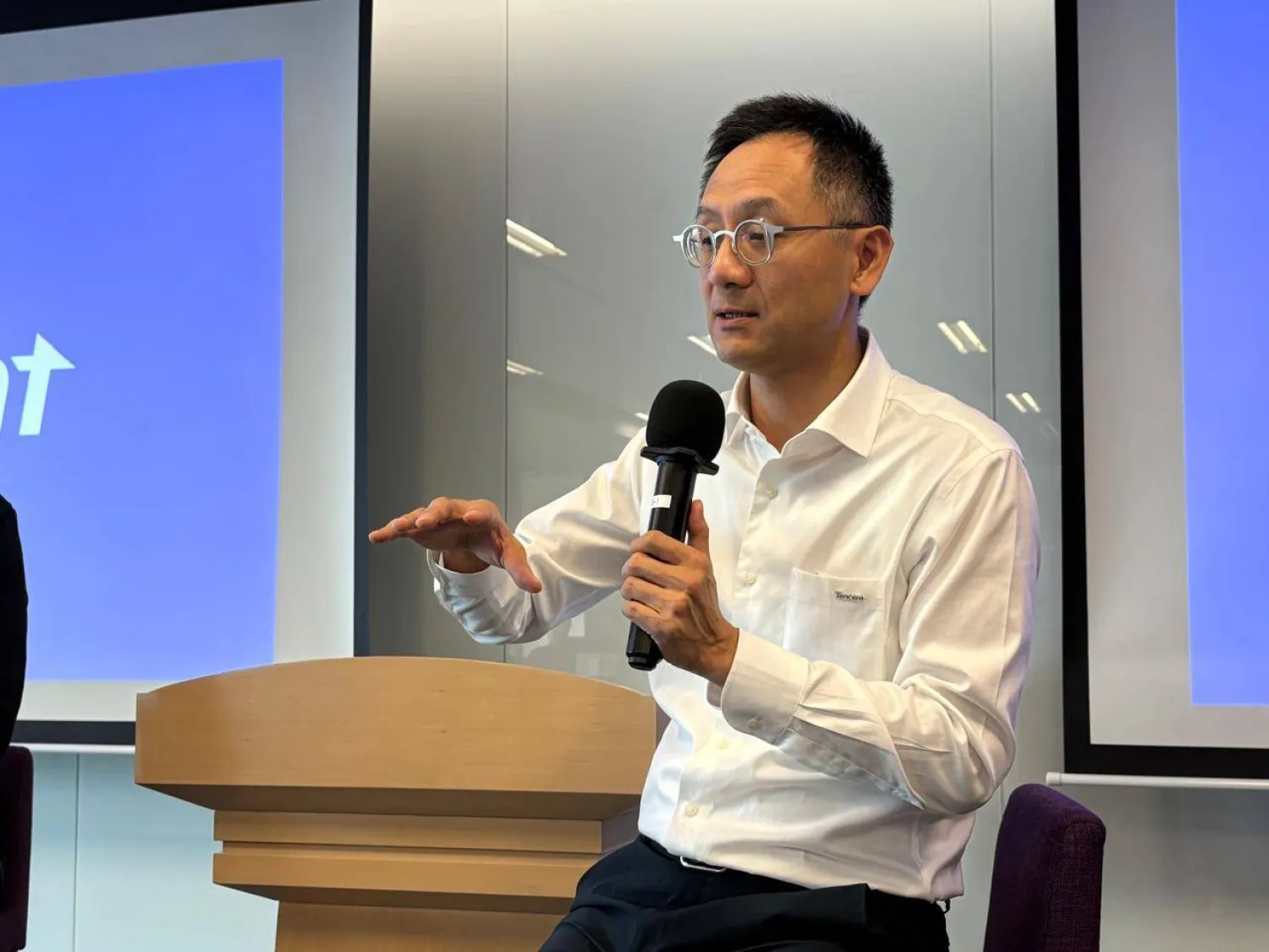 Dowson Tong, Senior Executive Vice President of Tencent and CEO of the Cloud and Smart Industries Group. (Asharq Al-Awsat)