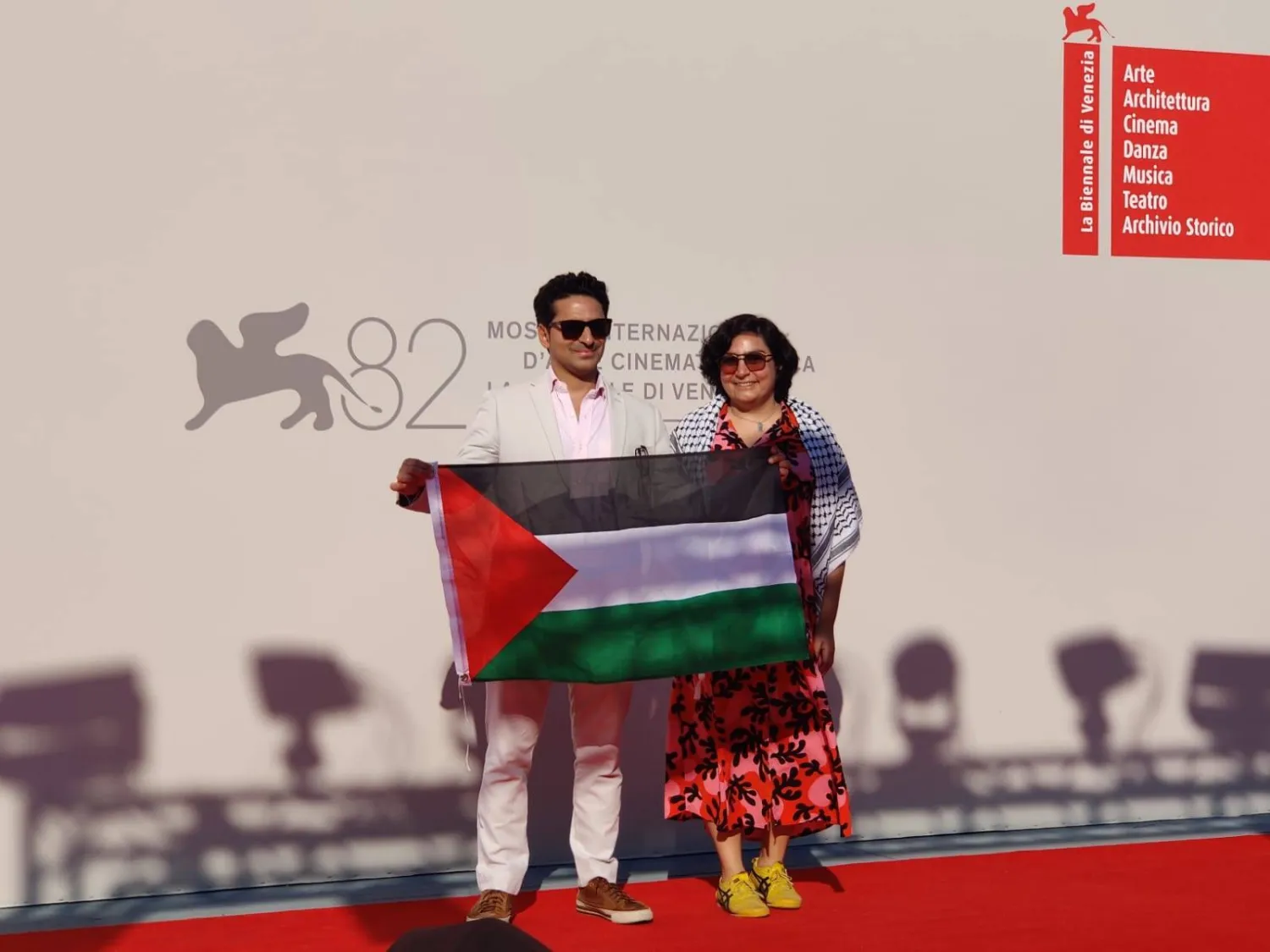 خلال حضوره عرض فيلمه في مهرجان فينسيا (الشرق الأوسط)