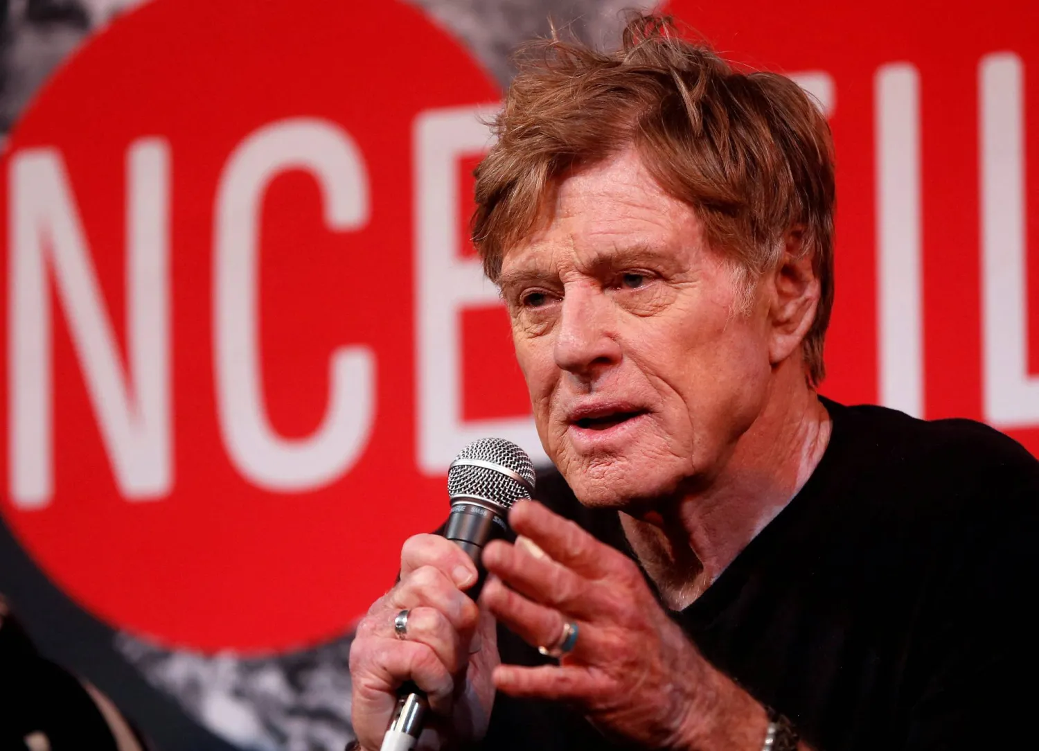 في مؤتمر صحافي في مهرجان «صن دانس» في أميركا (رويترز)