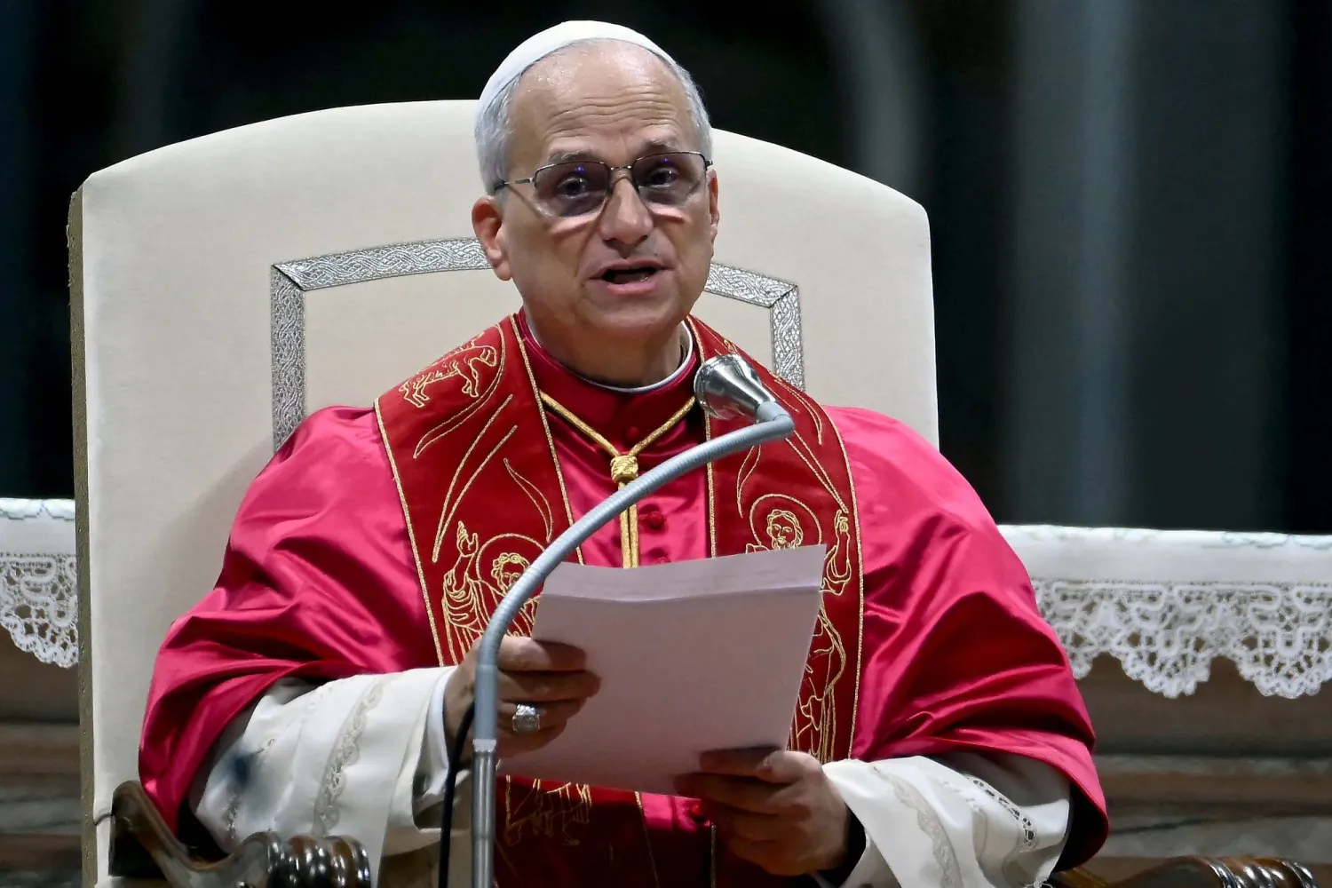  Pope Leo XIV presides over a prayer vigil as part of the Jubilee of Consolation, in St. Peter's Square, at the Vatican, on September 15, 2025. (AFP)