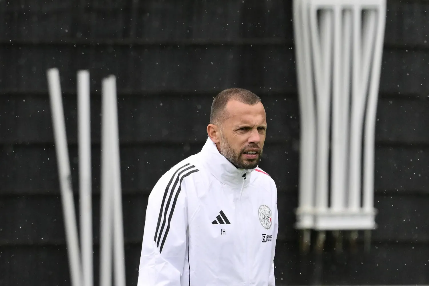 جون هيتينغا مدرب أياكس أمستردام (إ.ب.أ)