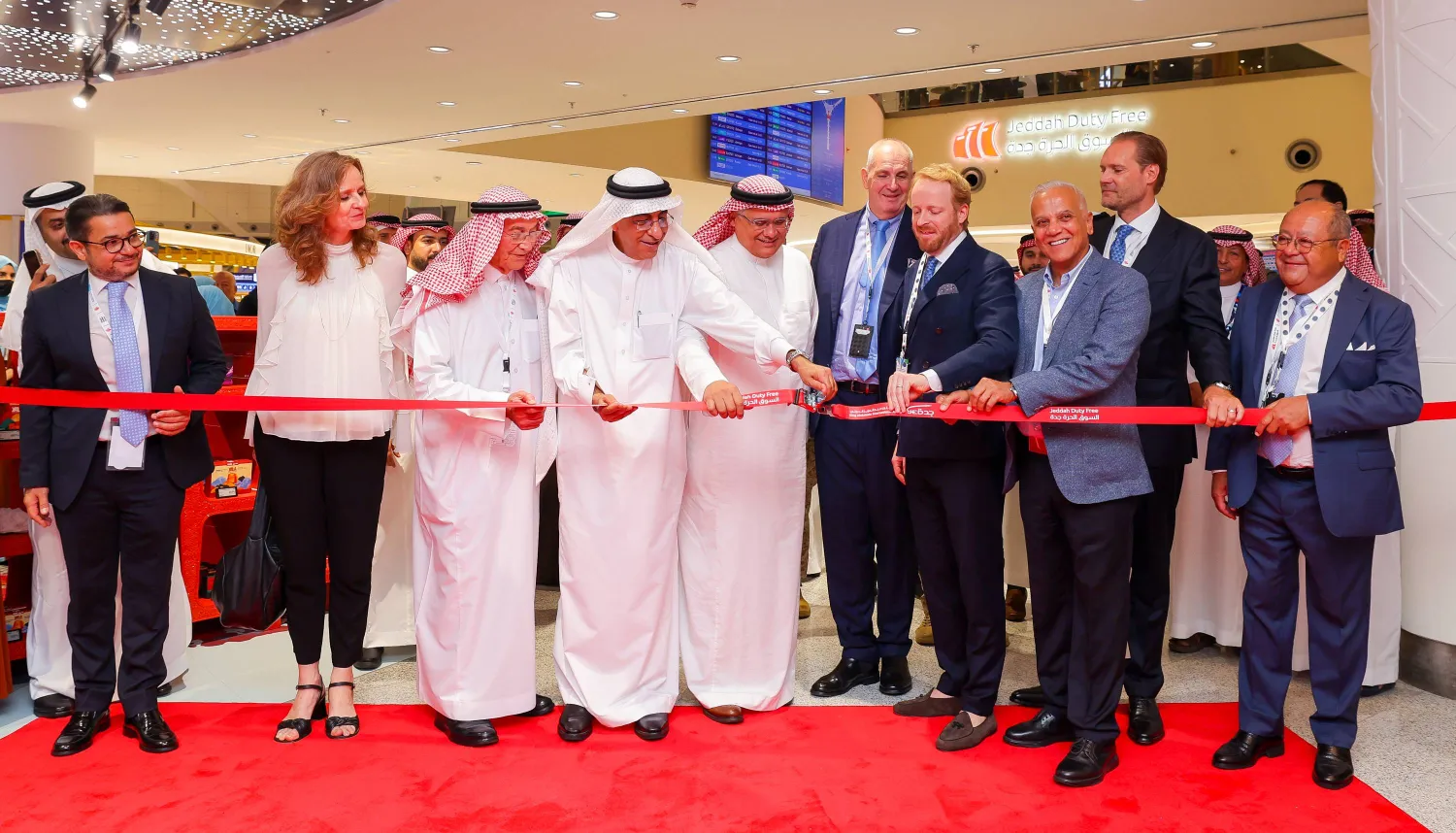 تدشين السوق الحرة في مطار الملك عبد العزيز الدولي بجدة