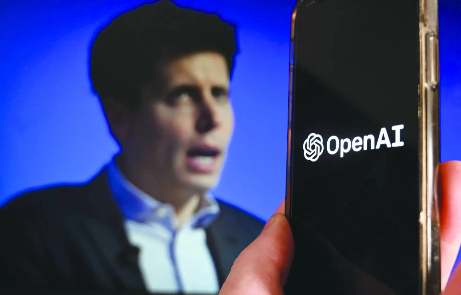 سام ألتمان يحذّر من اعتماد المستخدمين خصوصاً الشباب على الذكاء الاصطناعي مستشاراً شخصياً بديلاً عن الحكم البشري (أ.ف.ب)