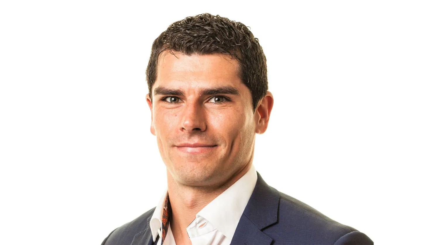 «لعنة العمالقة»... مرثيةٌ شجية لتاريخنا