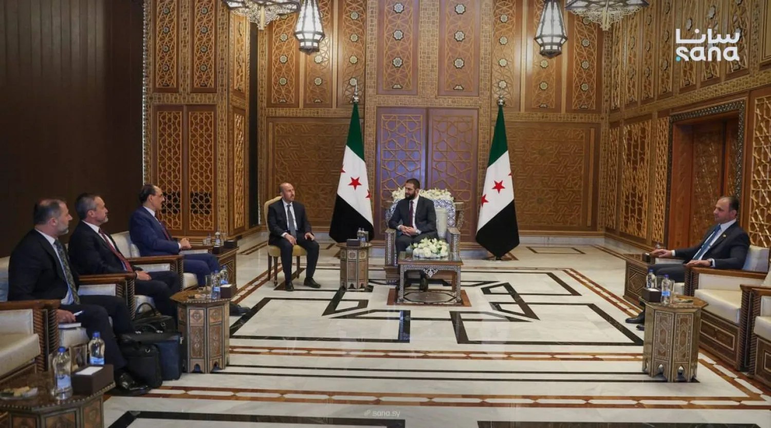 التقى الرئيس السوري أحمد الشرع في دمشق الأربعاء رئيس جهاز المخابرات التركي إبراهيم قالن (سانا)