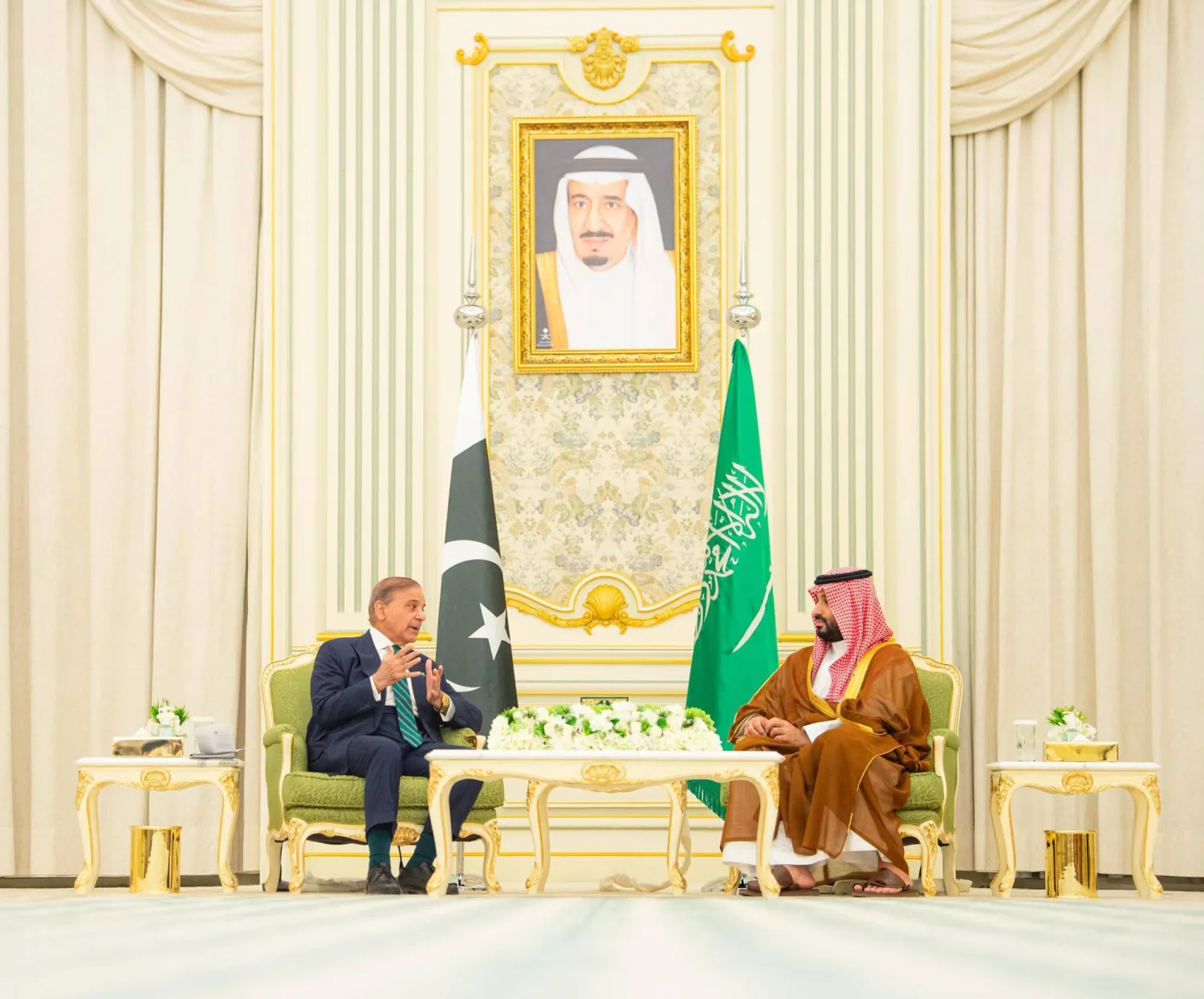 Saudi Crown Prince Mohammed bin Salman and Pakistani PM Shehbaz Sharif hold talks in Riyadh (SPA)