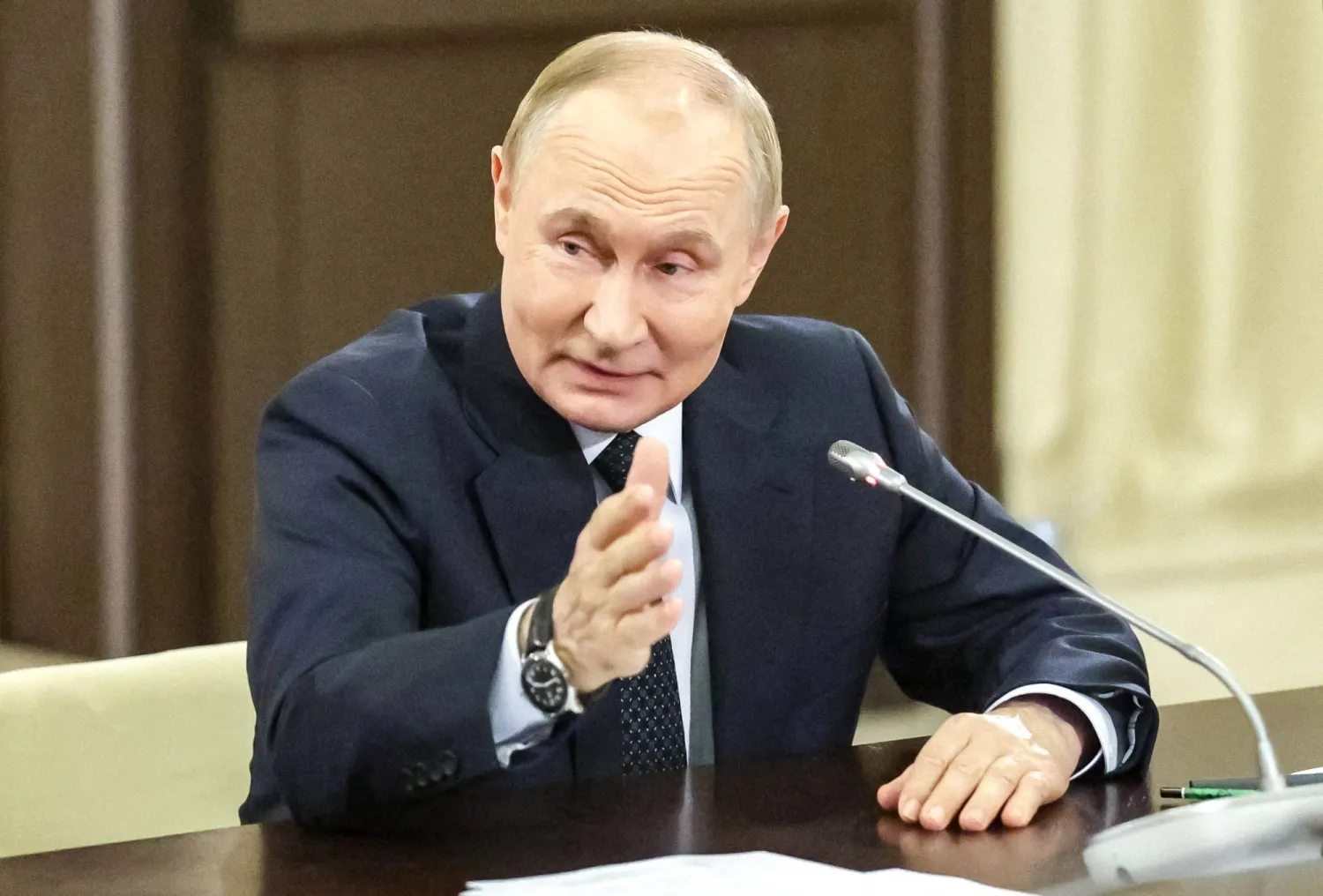 الرئيس الروسي فلاديمير بوتين خلال لقاء في مقر إقامة الدولة نوفو أوغاريوفو خارج موسكو في 18 سبتمبر 2025 (أ.ف.ب)
