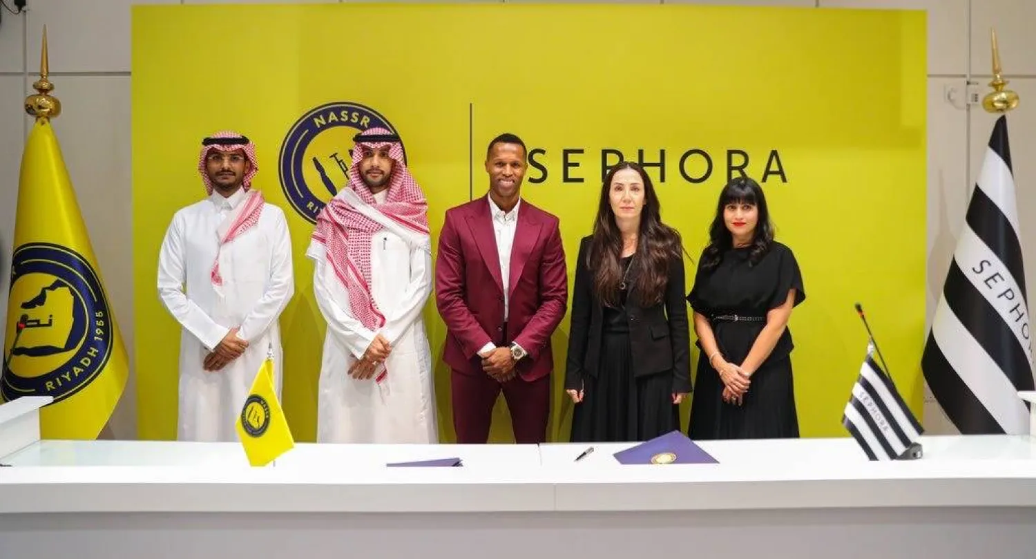 جانب من توقيع عقد الشراكة (نادي النصر)