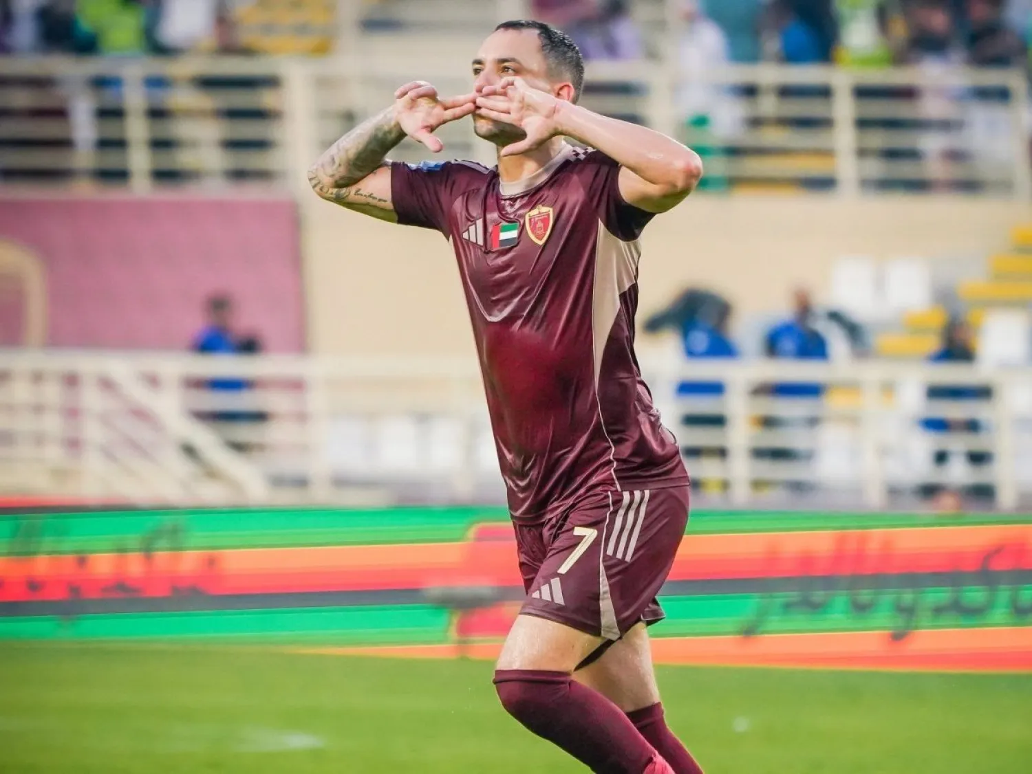 كايو محتفلاً بهدفه (نادي الوحدة)