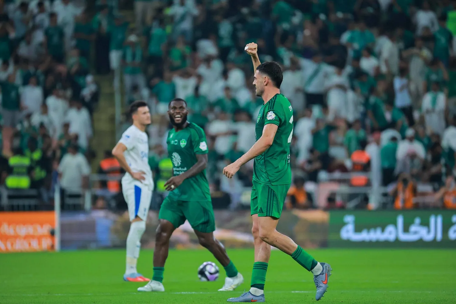 التركي ميريح ديميرال مدافع فريق الأهلي (تصوير: محمد المانع) 