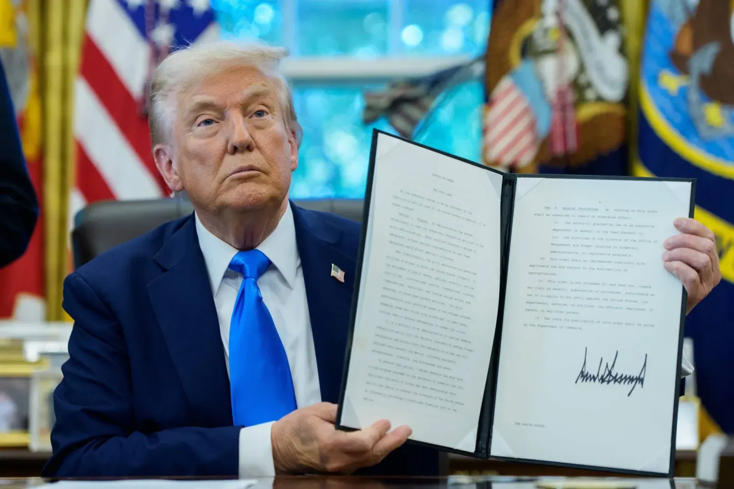 ABD Başkanı Donald Trump, "Altın Kart" vizelerine ilişkin bir kararname imzaladı (EPA)