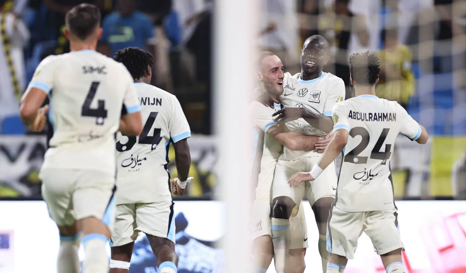 كانتي محتفلاً بهدف الفوز الاتحادي (تصوير: سعد العنزي)