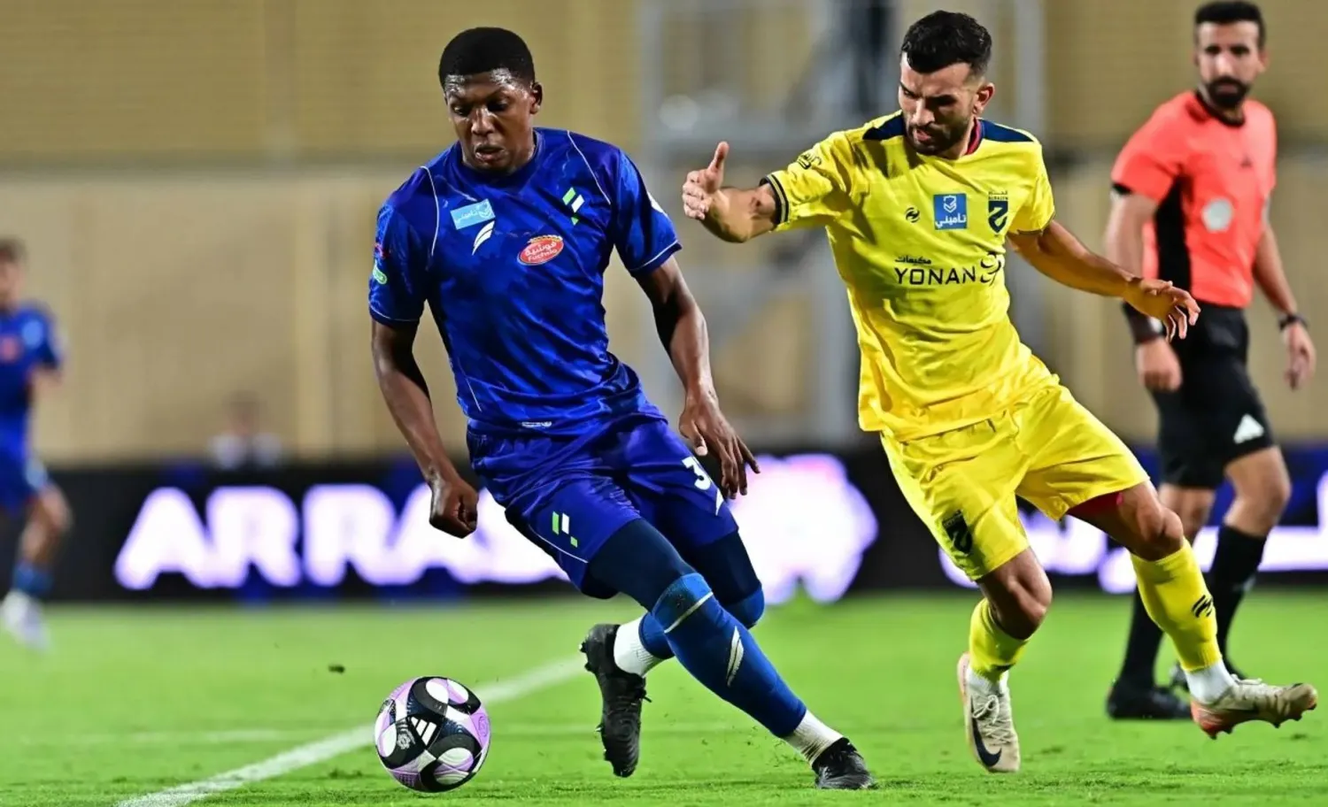 من مباراة الحزم والفتح (الدوري السعودي)