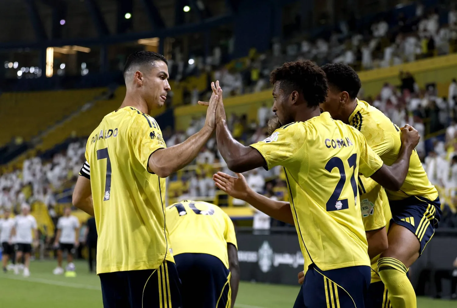 رونالدو محتفلاً بهدفه الأول في الرياض (رويترز)